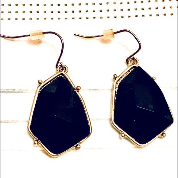Unknown Jewelry - Black Dangle Earrings